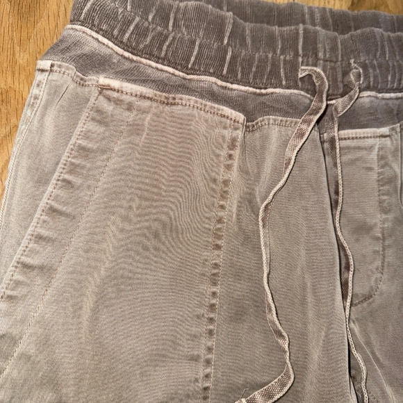 JAMES PERSE - Contrast Sweatpants in Army Green size: 1 - Picture 9 of 13